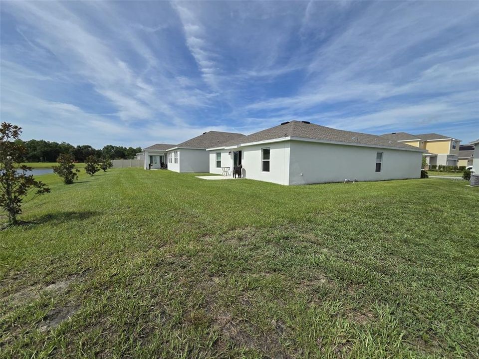 For Rent: $2,300 (3 beds, 2 baths, 1560 Square Feet)