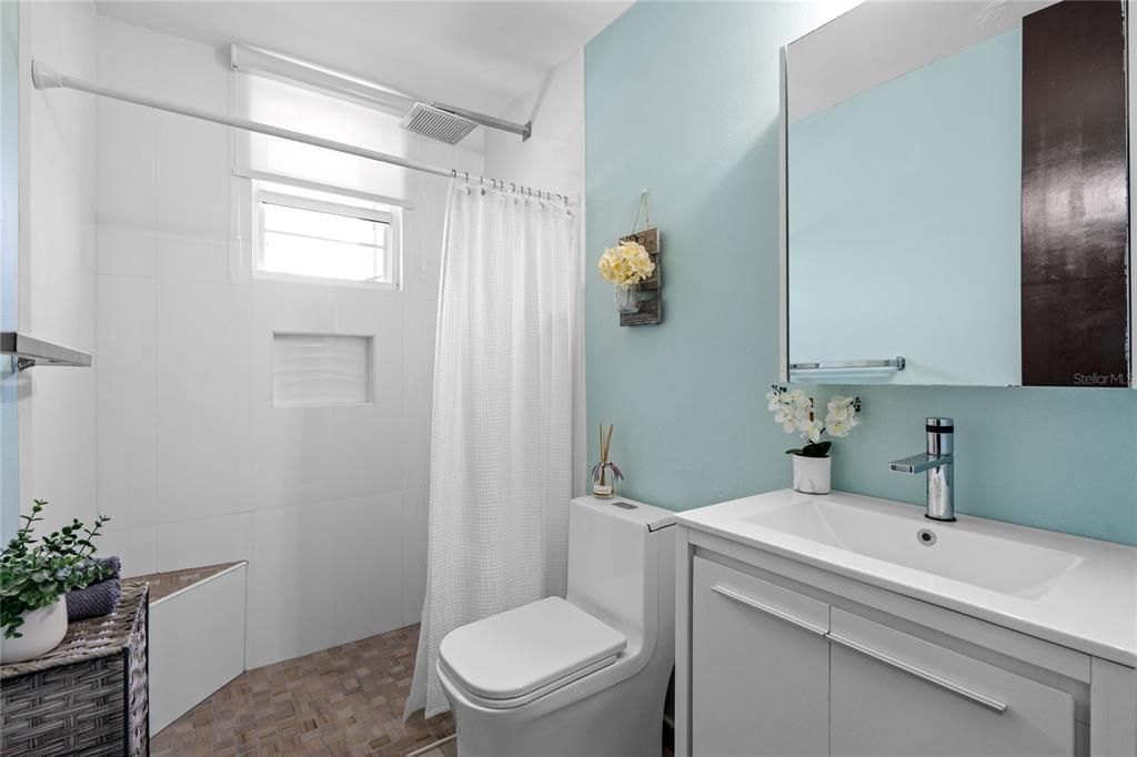 For Sale: $345,000 (3 beds, 2 baths, 1423 Square Feet)