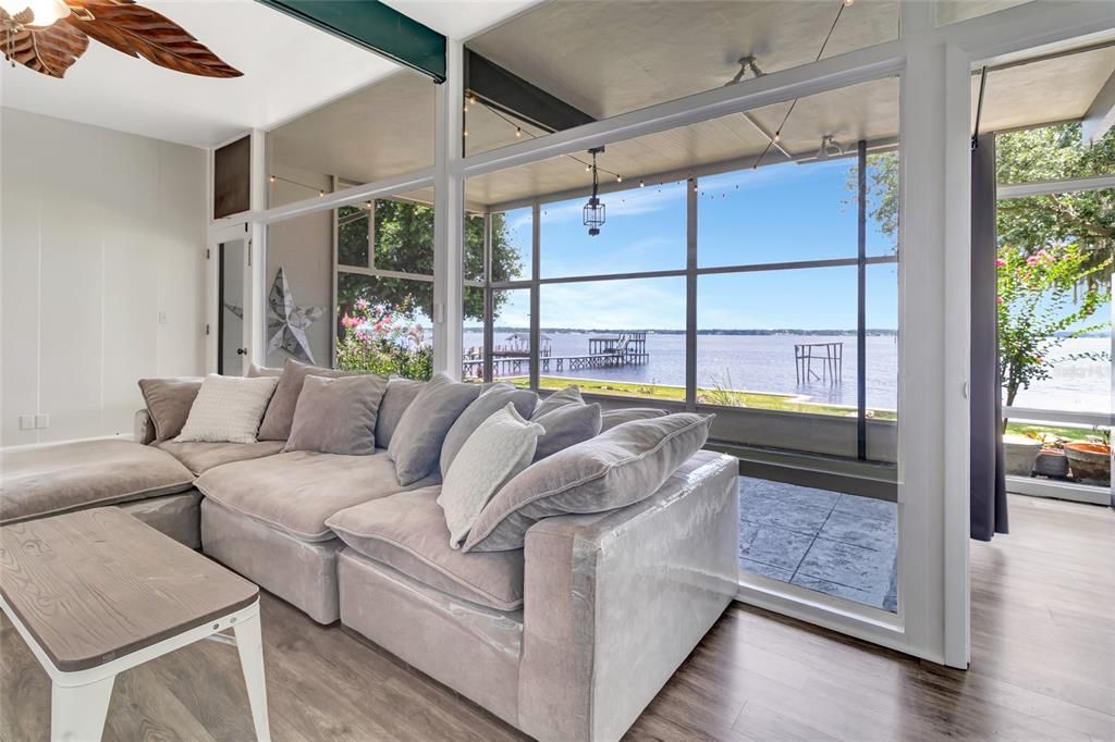 For Sale: $1,000,000 (4 beds, 2 baths, 1939 Square Feet)