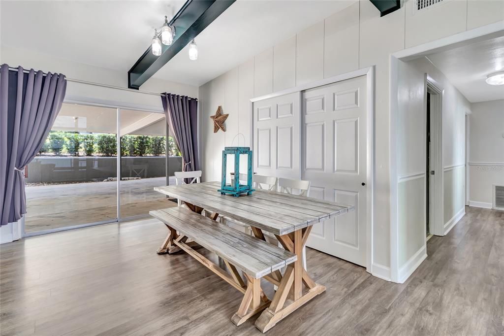 For Sale: $1,000,000 (4 beds, 2 baths, 1939 Square Feet)