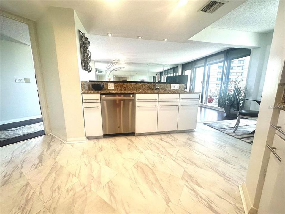 For Rent: $3,200 (2 beds, 2 baths, 1476 Square Feet)