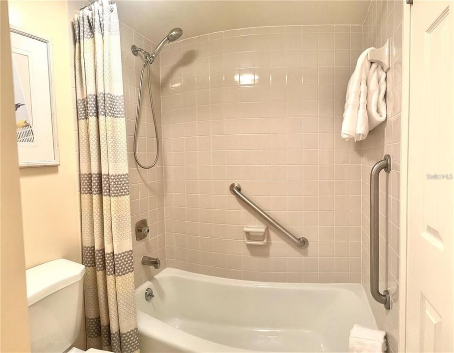 For Rent: $3,200 (2 beds, 2 baths, 1476 Square Feet)