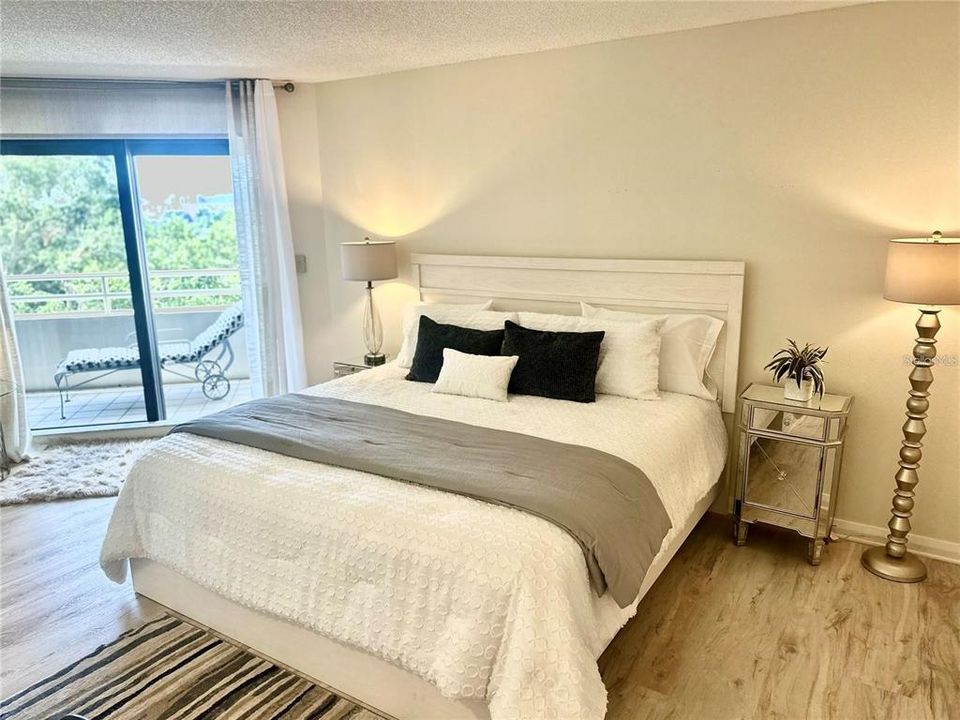 For Rent: $3,200 (2 beds, 2 baths, 1476 Square Feet)
