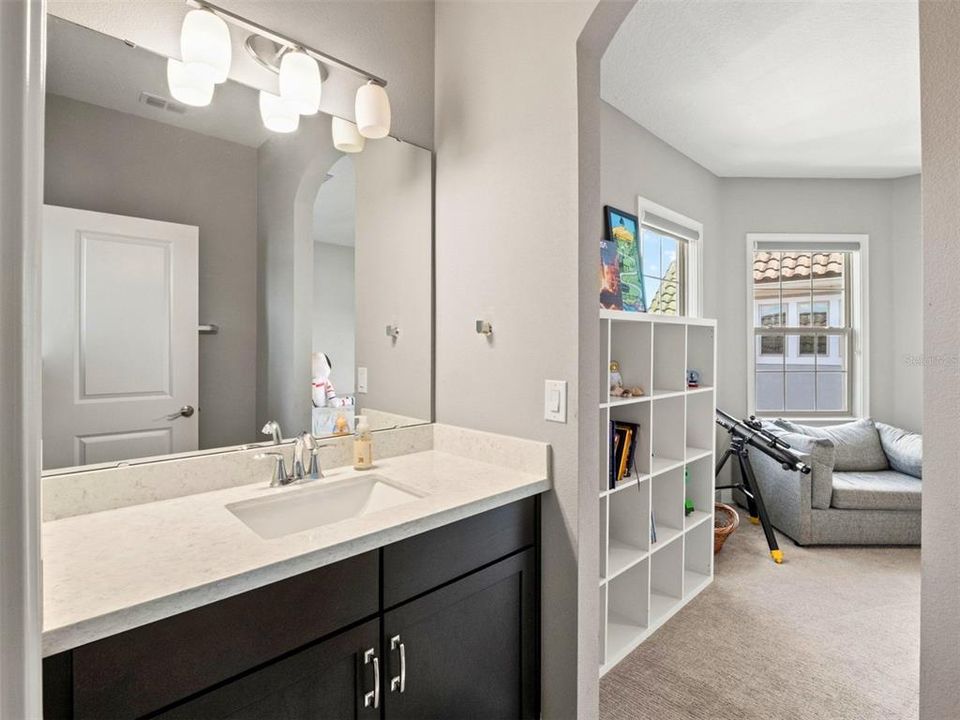 В аренду: $8,900 (6 спален, 4 ванн, 4969 Квадратных фут)