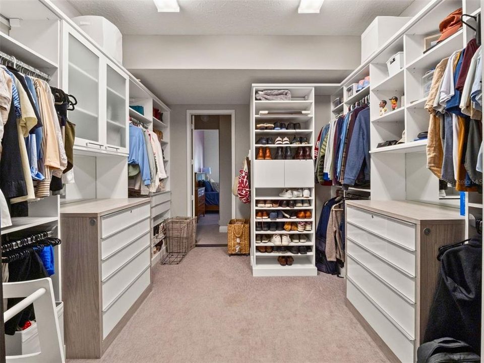 В аренду: $8,900 (6 спален, 4 ванн, 4969 Квадратных фут)
