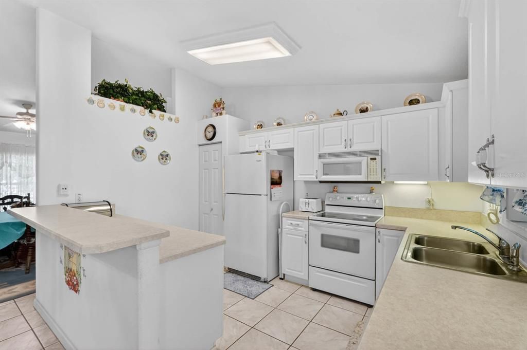 For Sale: $284,900 (3 beds, 2 baths, 1438 Square Feet)
