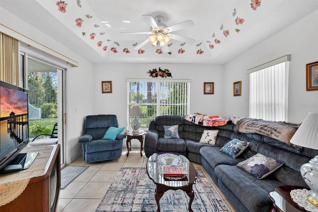 For Sale: $284,900 (3 beds, 2 baths, 1438 Square Feet)