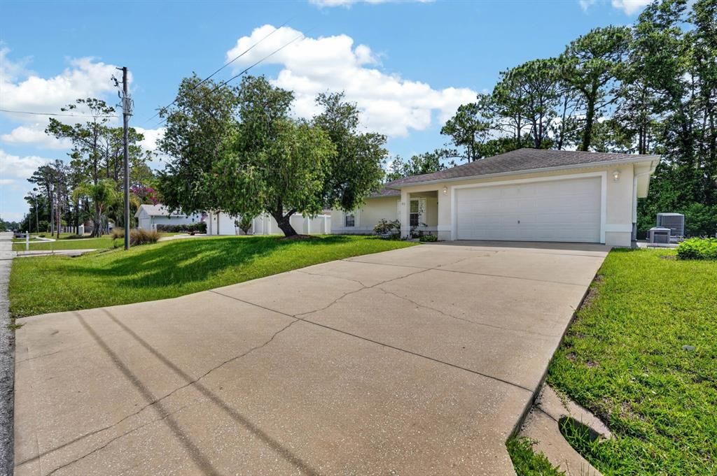 For Sale: $284,900 (3 beds, 2 baths, 1438 Square Feet)