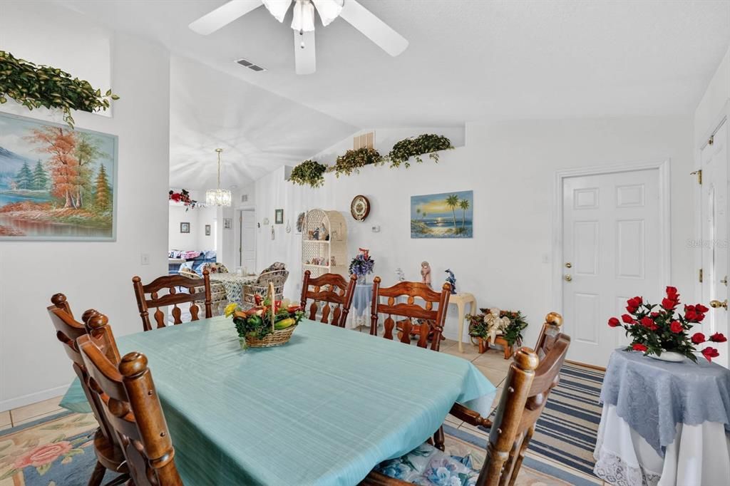 For Sale: $284,900 (3 beds, 2 baths, 1438 Square Feet)