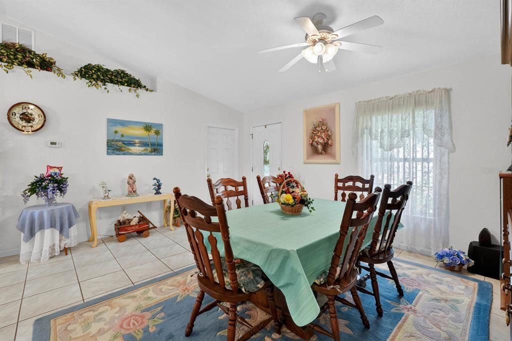 For Sale: $284,900 (3 beds, 2 baths, 1438 Square Feet)
