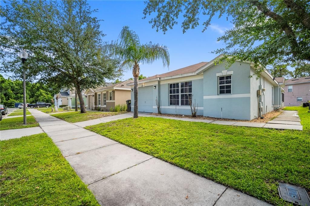 En Venta: $349,000 (4 camas, 3 baños, 1665 Pies cuadrados)