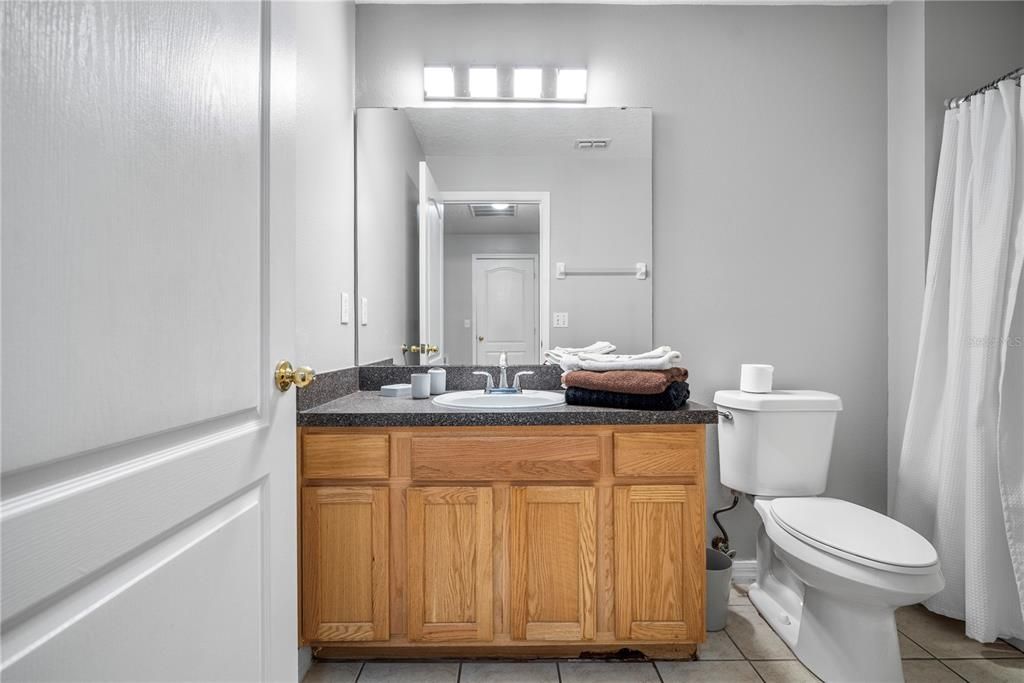 En Venta: $349,000 (4 camas, 3 baños, 1665 Pies cuadrados)
