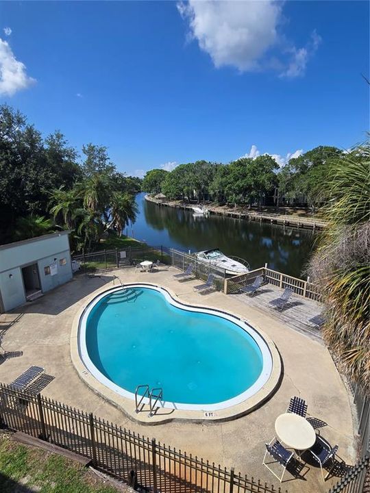 For Sale: $165,000 (2 beds, 2 baths, 1260 Square Feet)
