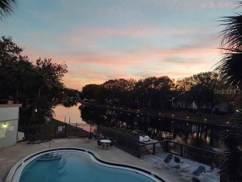 For Sale: $165,000 (2 beds, 2 baths, 1260 Square Feet)