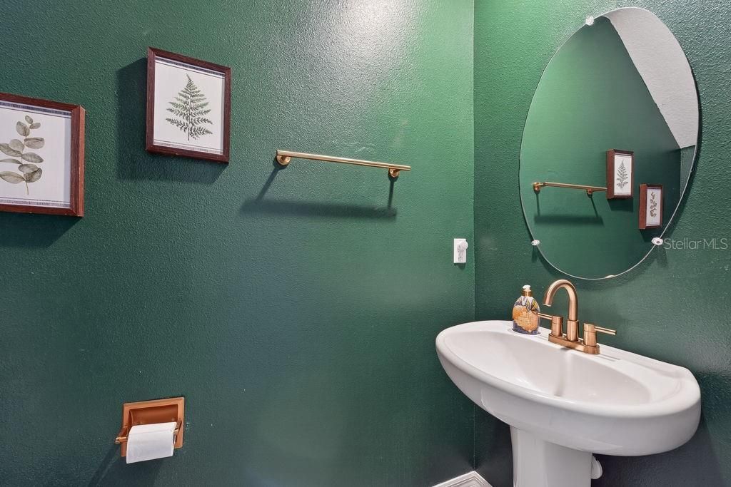 En Venta: $285,000 (4 camas, 2 baños, 1914 Pies cuadrados)