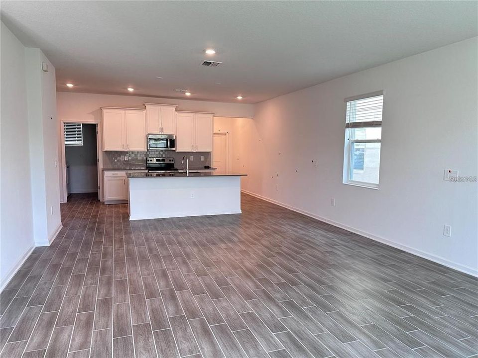 For Rent: $2,850 (3 beds, 2 baths, 1770 Square Feet)