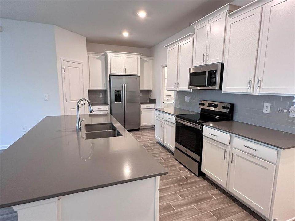For Rent: $2,850 (3 beds, 2 baths, 1770 Square Feet)