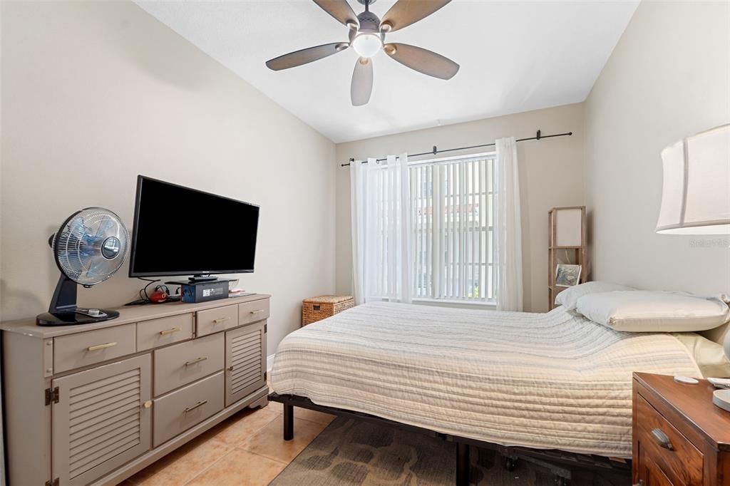 For Rent: $2,800 (2 beds, 2 baths, 875 Square Feet)