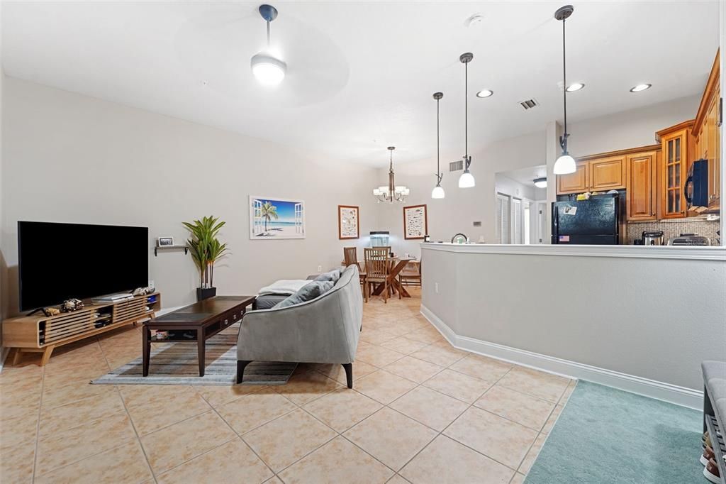For Rent: $2,800 (2 beds, 2 baths, 875 Square Feet)