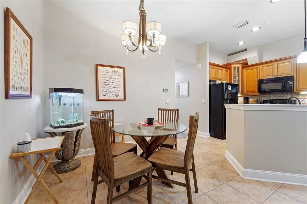 For Rent: $2,800 (2 beds, 2 baths, 875 Square Feet)