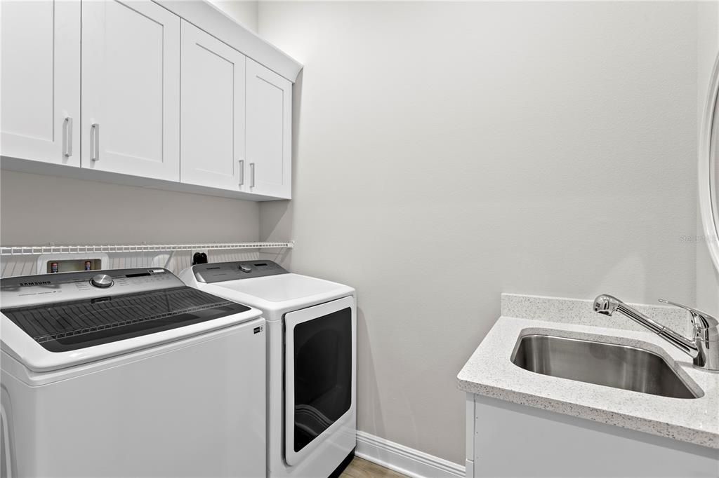 For Sale: $1,485,000 (3 beds, 2 baths, 2334 Square Feet)