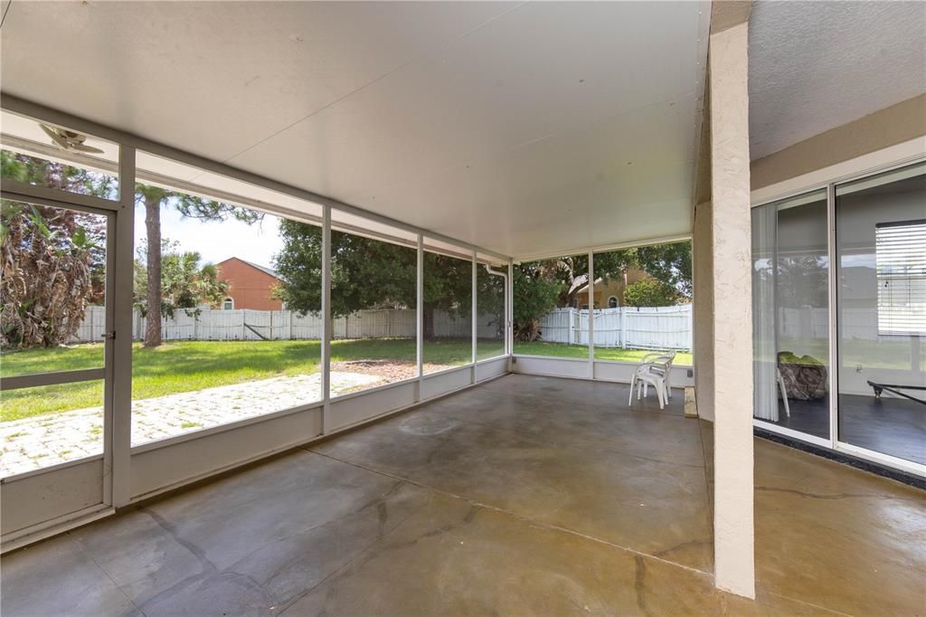 En Venta: $635,000 (4 camas, 2 baños, 2520 Pies cuadrados)