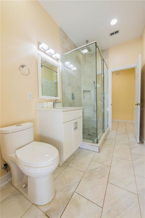 En Venta: $635,000 (4 camas, 2 baños, 2520 Pies cuadrados)