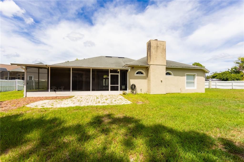 En Venta: $635,000 (4 camas, 2 baños, 2520 Pies cuadrados)