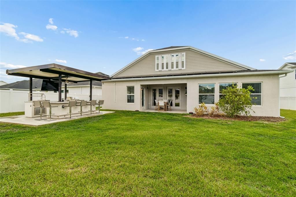 For Sale: $1,150,000 (6 beds, 4 baths, 4056 Square Feet)