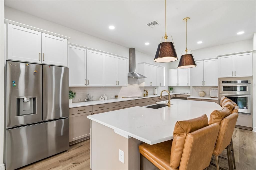 For Sale: $1,150,000 (6 beds, 4 baths, 4056 Square Feet)
