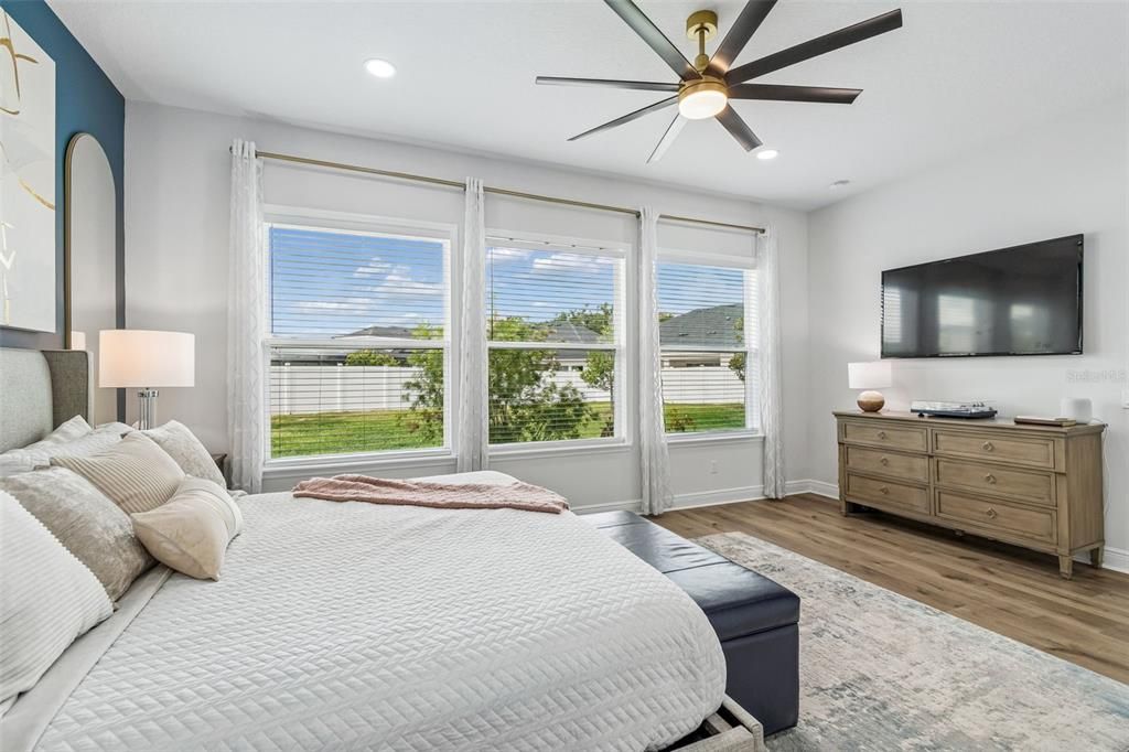For Sale: $1,150,000 (6 beds, 4 baths, 4056 Square Feet)