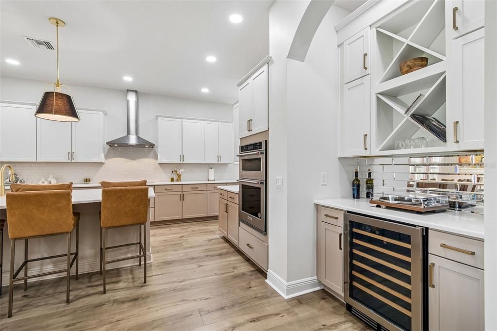 For Sale: $1,150,000 (6 beds, 4 baths, 4056 Square Feet)