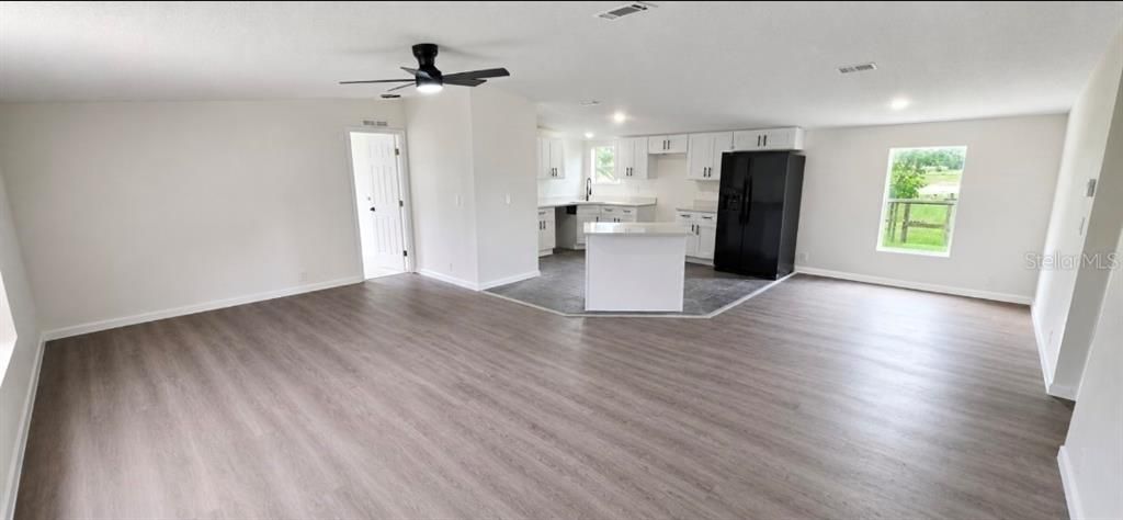 En Venta: $275,000 (4 camas, 2 baños, 1620 Pies cuadrados)