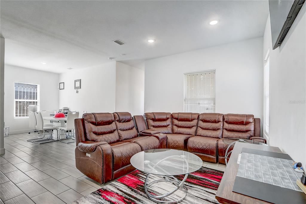 En Venta: $329,995 (3 camas, 2 baños, 1503 Pies cuadrados)