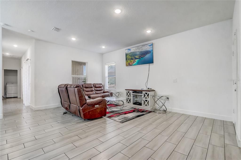 En Venta: $329,995 (3 camas, 2 baños, 1503 Pies cuadrados)