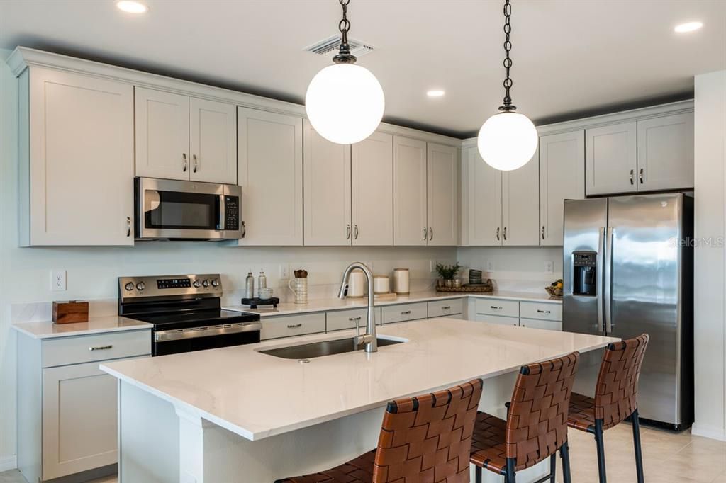 For Sale: $485,560 (5 beds, 2 baths, 2262 Square Feet)