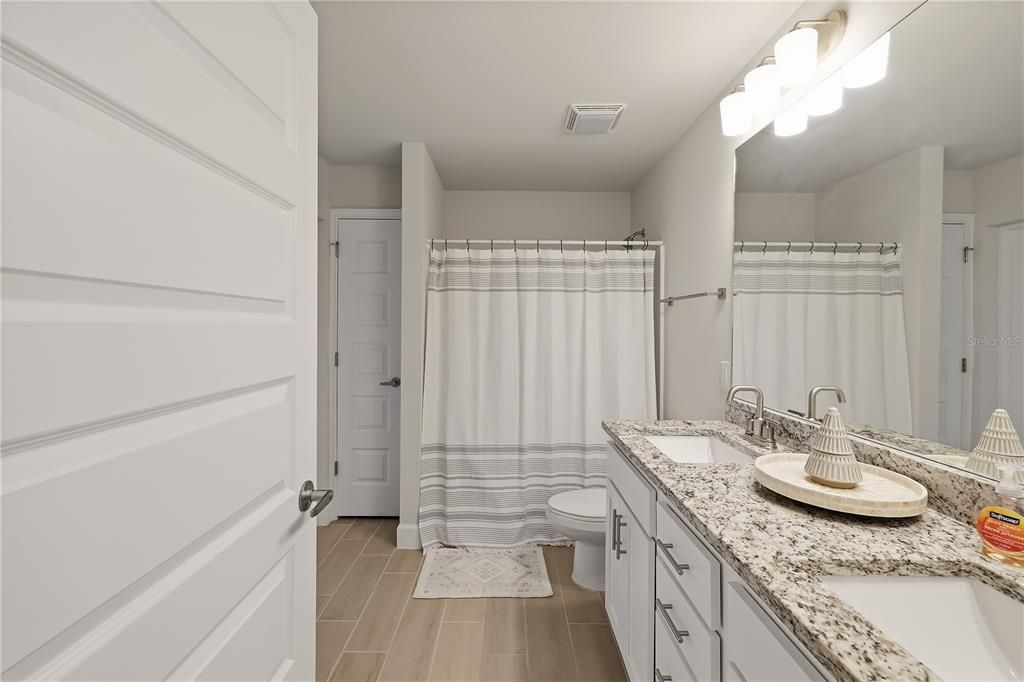 For Sale: $385,000 (4 beds, 3 baths, 2265 Square Feet)