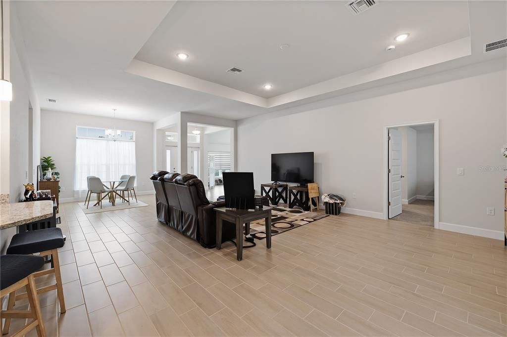 For Sale: $385,000 (4 beds, 3 baths, 2265 Square Feet)