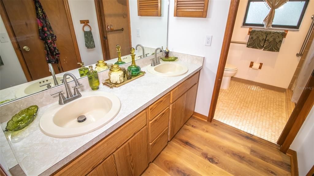 For Sale: $479,900 (3 beds, 2 baths, 2260 Square Feet)