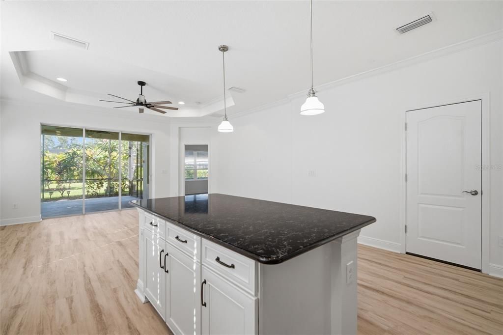 En Venta: $330,000 (2 camas, 2 baños, 1452 Pies cuadrados)