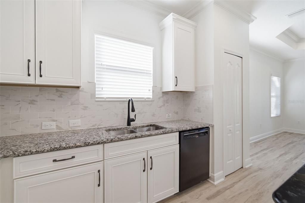 En Venta: $330,000 (2 camas, 2 baños, 1452 Pies cuadrados)