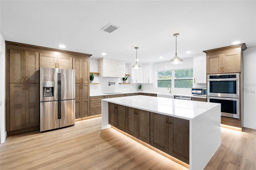 For Sale: $1,025,000 (4 beds, 4 baths, 3082 Square Feet)