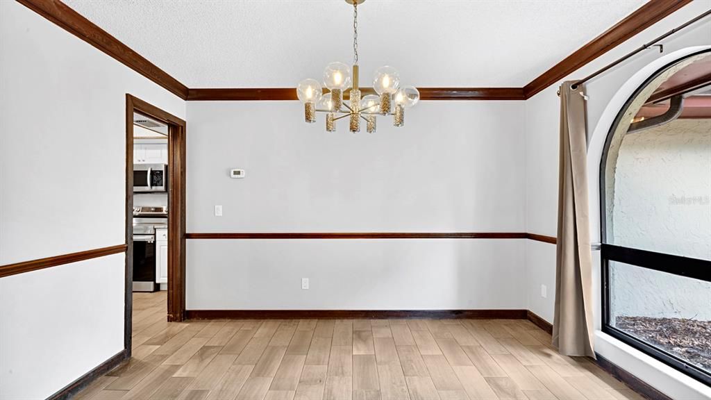 En Venta: $559,900 (4 camas, 2 baños, 1908 Pies cuadrados)