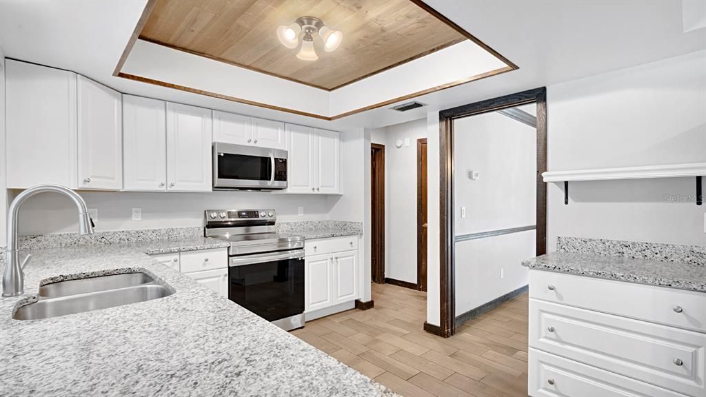 En Venta: $559,900 (4 camas, 2 baños, 1908 Pies cuadrados)