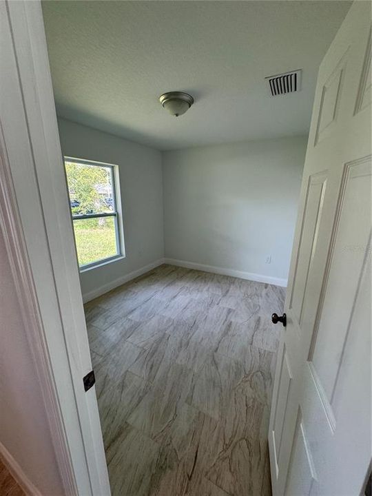 For Sale: $349,999 (4 beds, 2 baths, 1600 Square Feet)