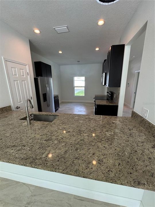 For Sale: $349,999 (4 beds, 2 baths, 1600 Square Feet)