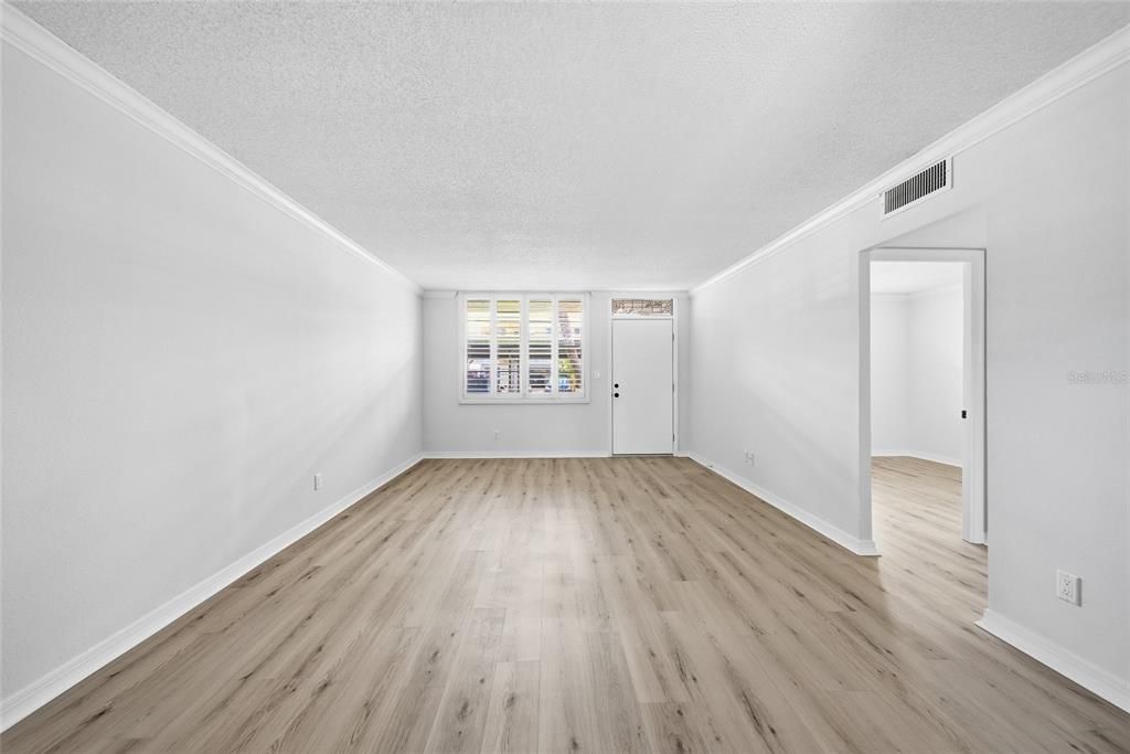 На продажу: $128,000 (2 спален, 2 ванн, 1035 Квадратных фут)