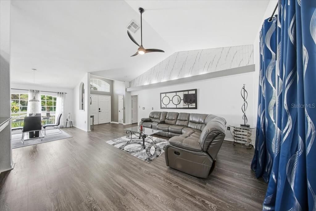 For Sale: $359,900 (3 beds, 2 baths, 1997 Square Feet)