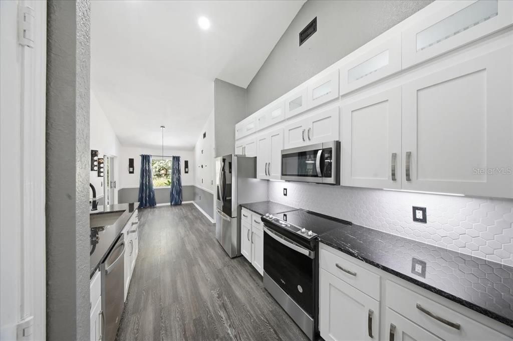 For Sale: $359,900 (3 beds, 2 baths, 1997 Square Feet)