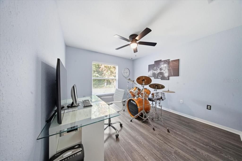 For Sale: $359,900 (3 beds, 2 baths, 1997 Square Feet)
